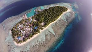 Thinadhoo lagoon and reef
