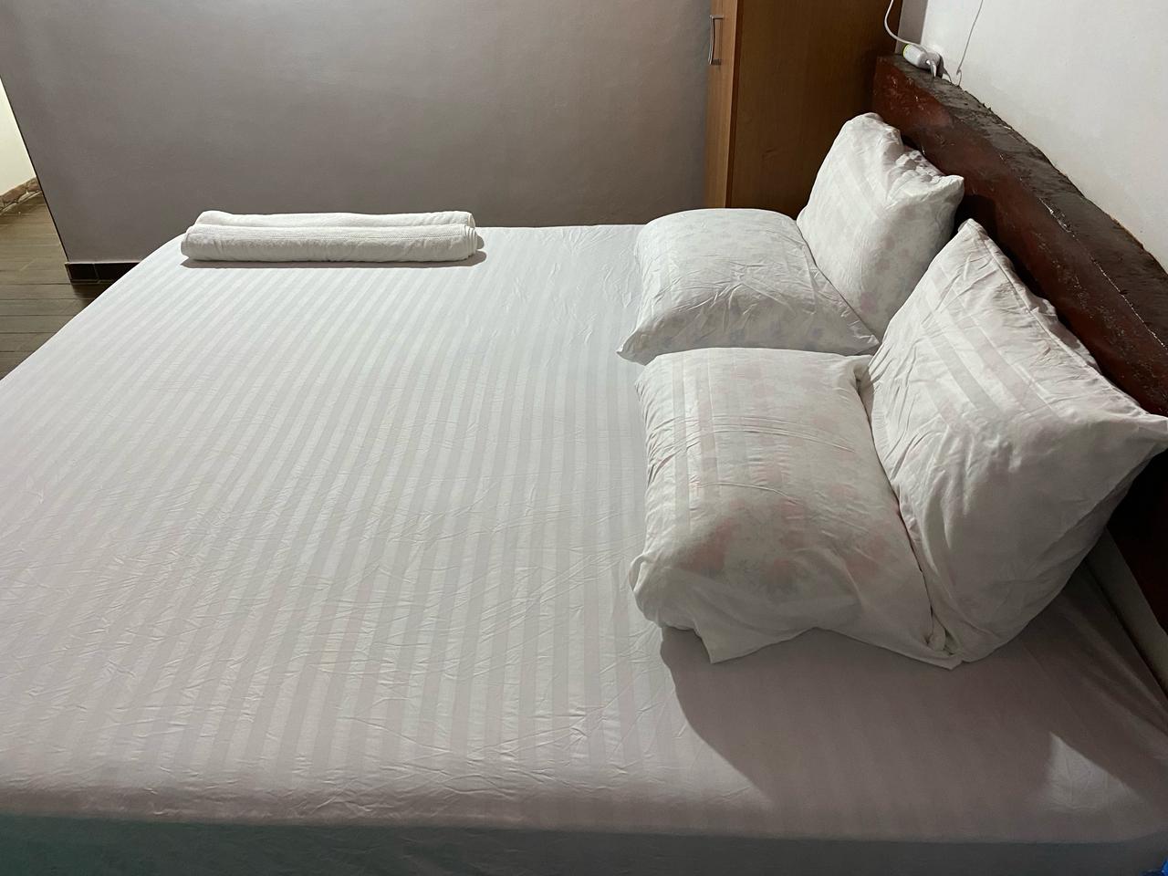 Family Deluxe — bathroom