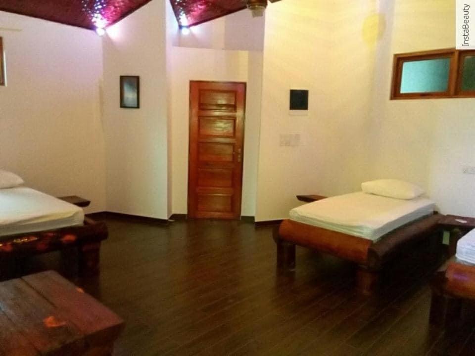 Triple Deluxe — bedroom